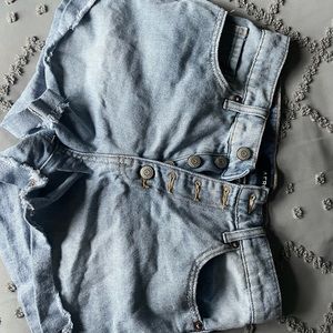 Aeropostale button up denim shorts!